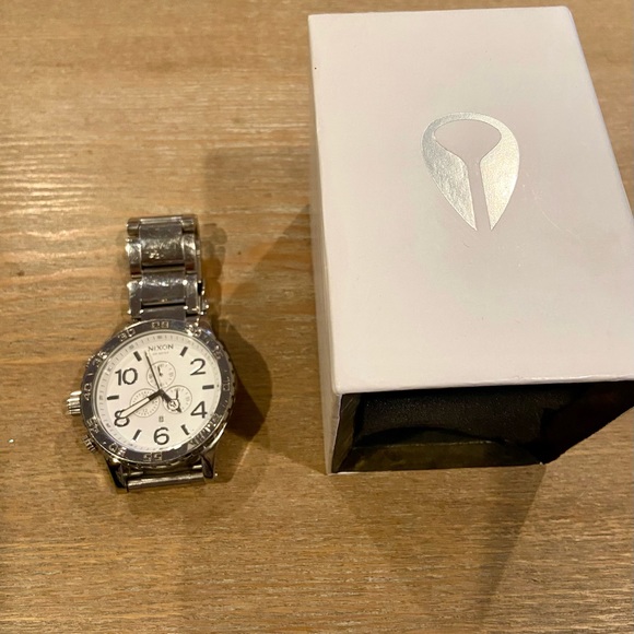 Nixon 51-30 chronograph watch - Picture 2 of 3